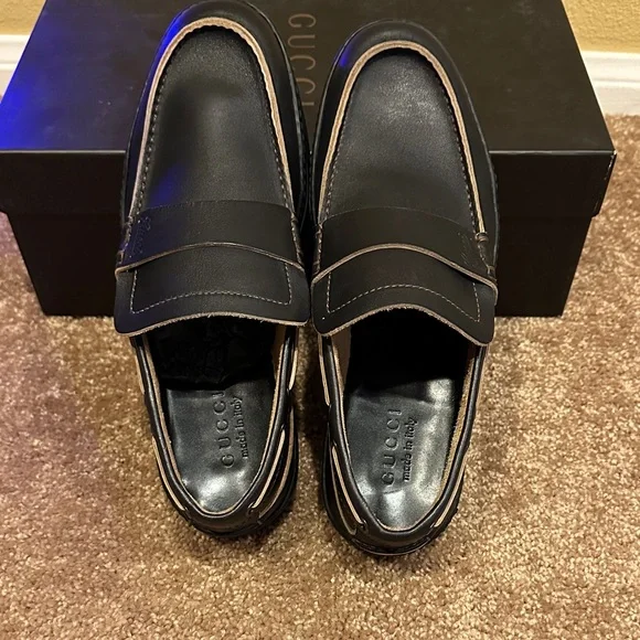 Gucci Men's Black Leather Slip-On Loafers - Picture 9 of 14